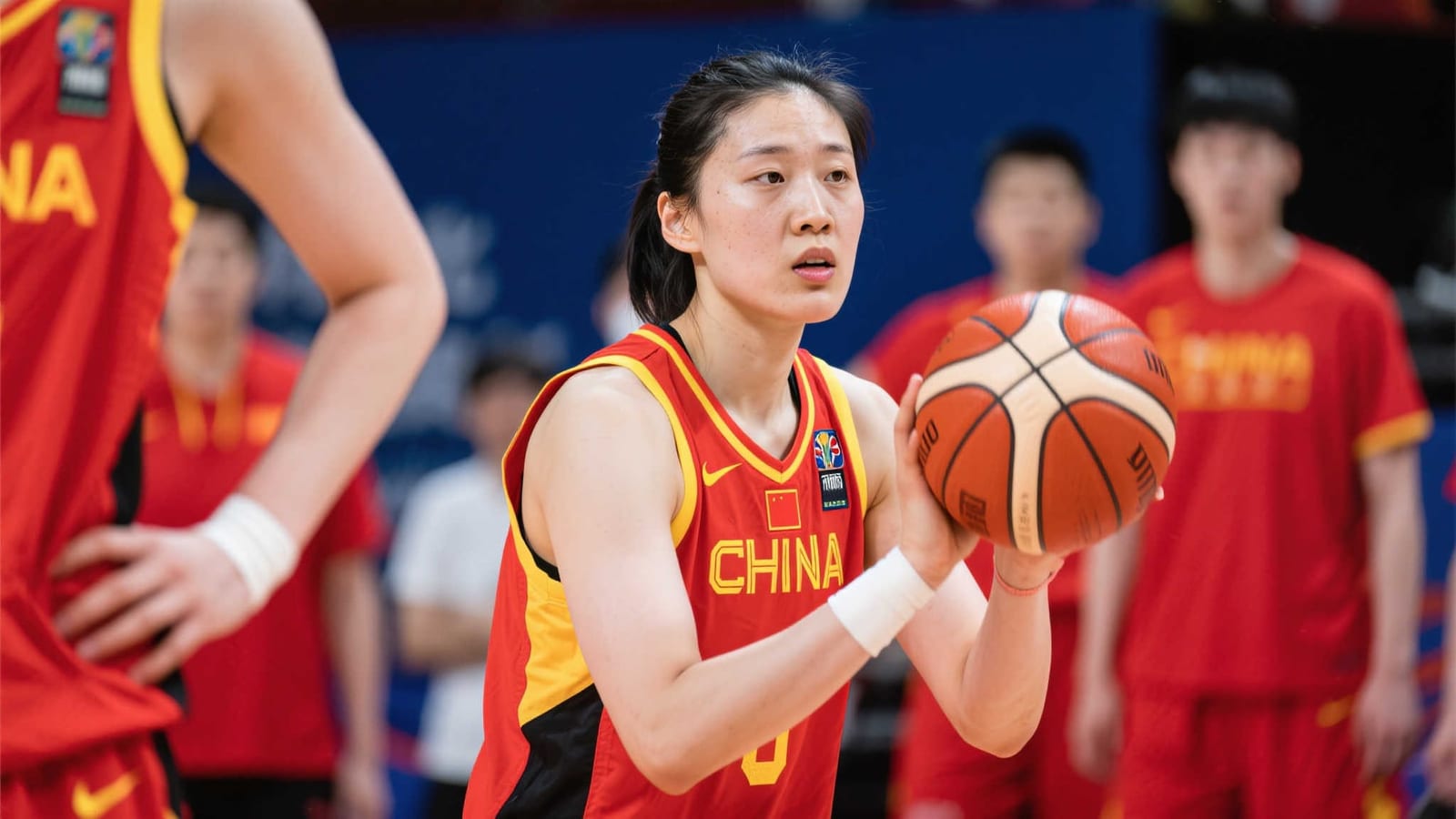 和球迷聊得更尽兴